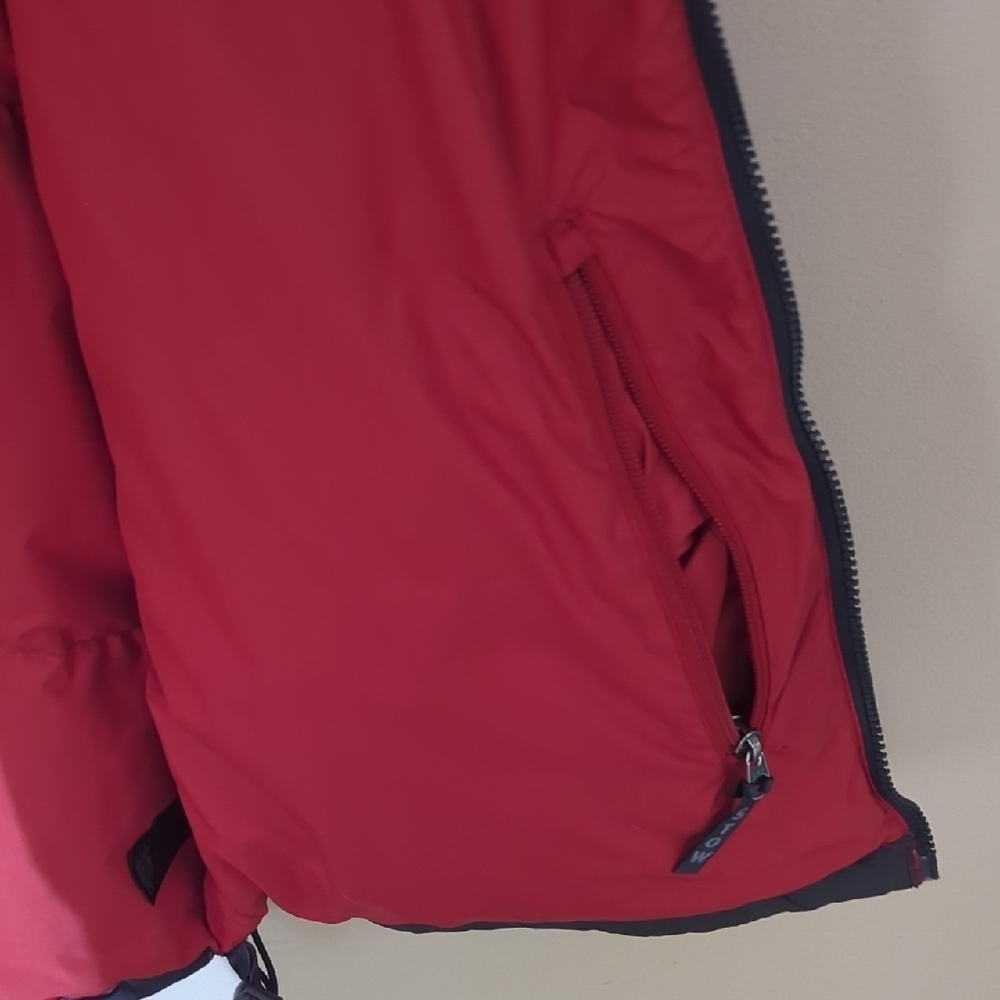 The North Face Men's Black and Red Vest - Picture 9 of 15